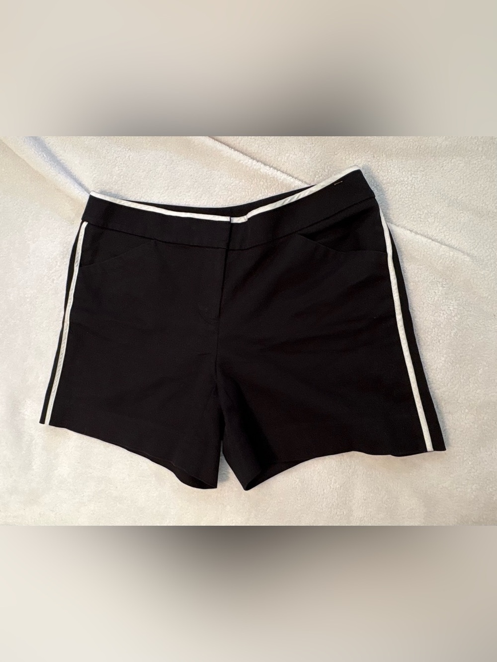 Black Women's Shorts with White Trim Size 2 Short by White House|Black Market